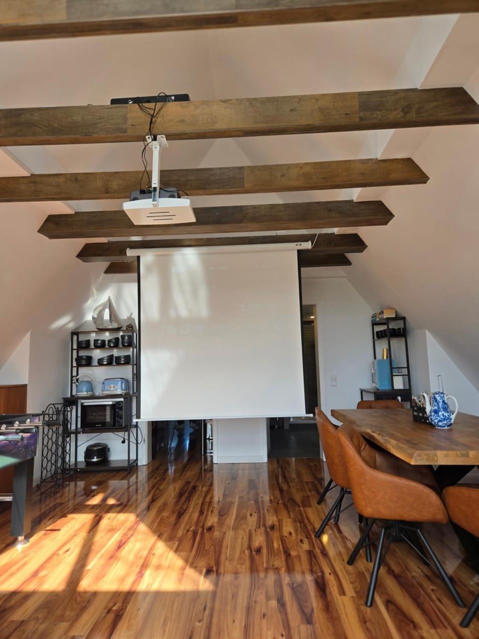 TV and multimedia, Living room, Dining area