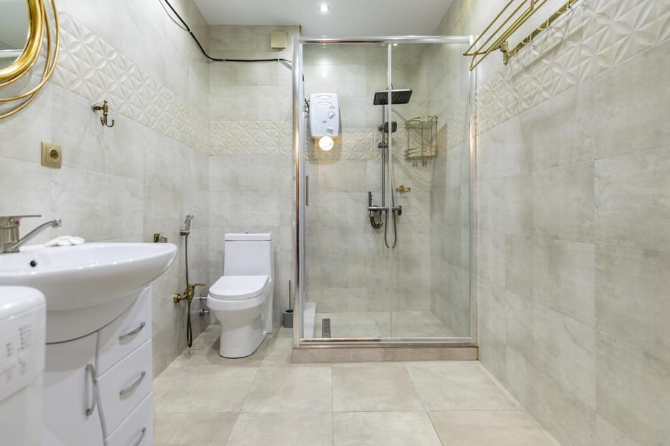 Shower, Toilet, Bathroom