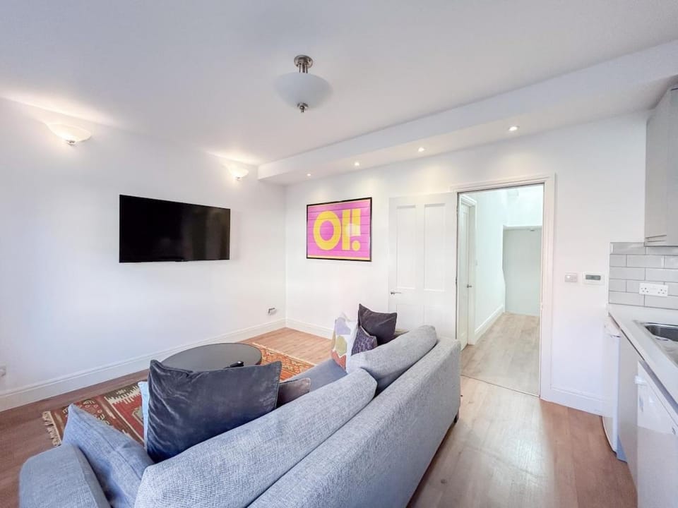 Stylish Camden Apartment C8 Apartment in London Borough of Islington