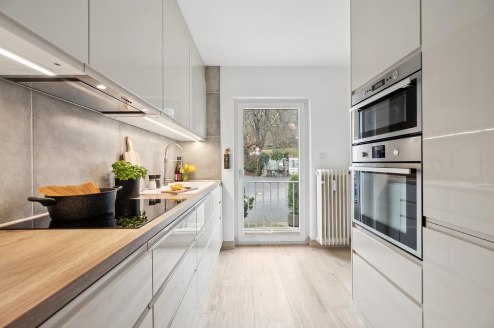 Kitchen or kitchenette, kitchen, kitchen