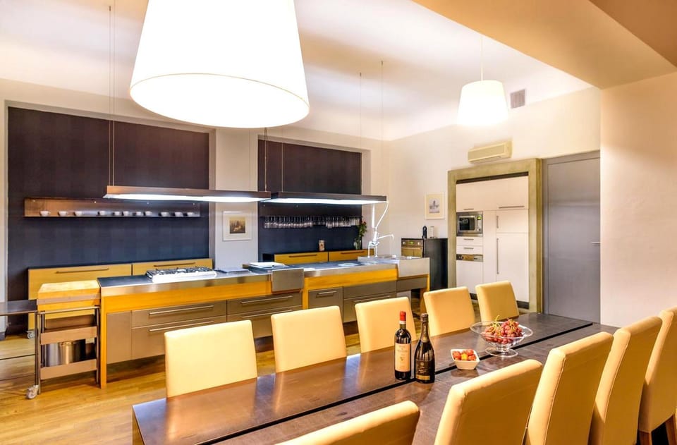 Kitchen or kitchenette, Living room, Seating area, Dining area, oven, stove