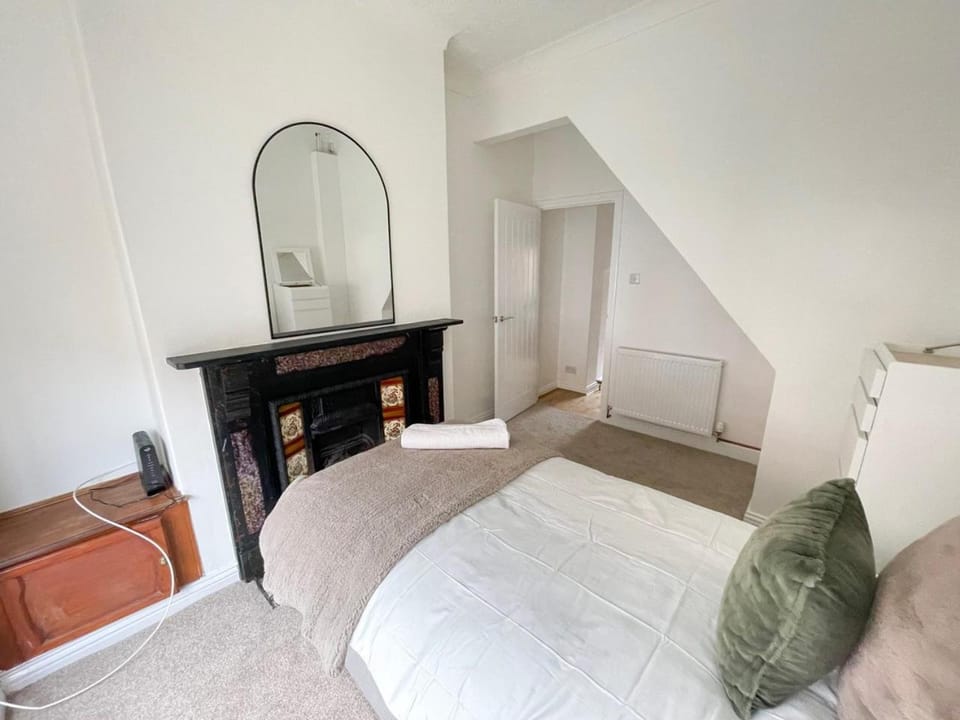 3 Bed plus Sofa sleeps 6 central House in Middlesbrough