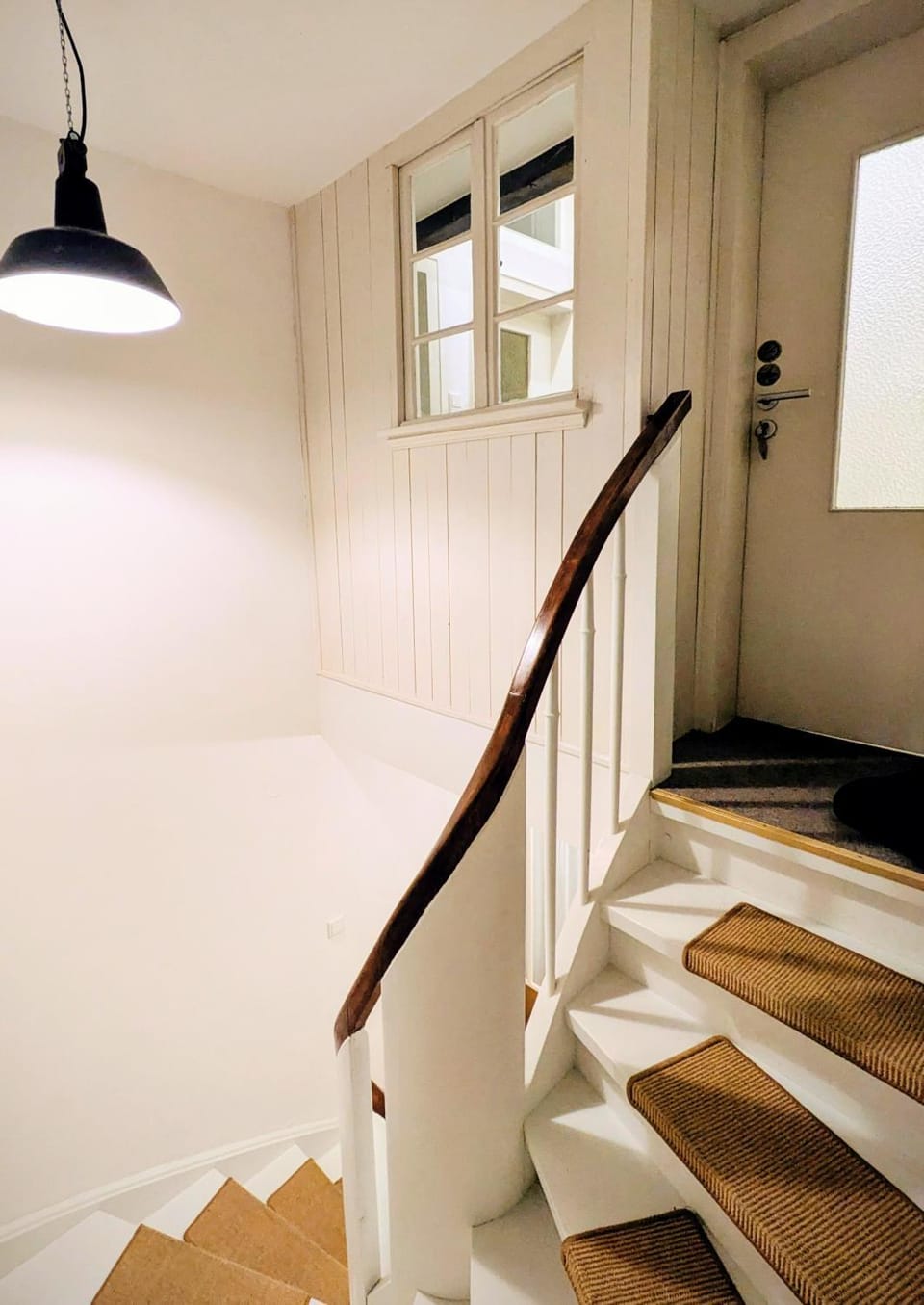 Ferienwohnung Kassel Traube bis 1 - 4 PersParkplatz & Küche Modern Apartment in Kassel