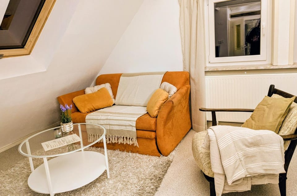 Ferienwohnung Kassel Traube bis 1 - 4 PersParkplatz & Küche Modern Apartment in Kassel