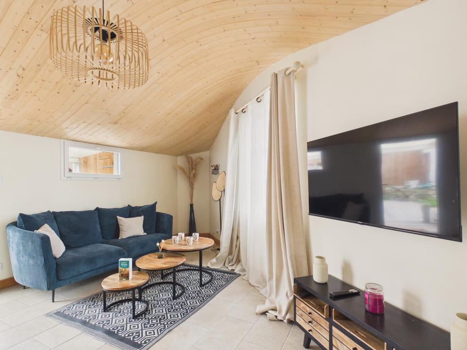 Communal lounge/ TV room, Living room