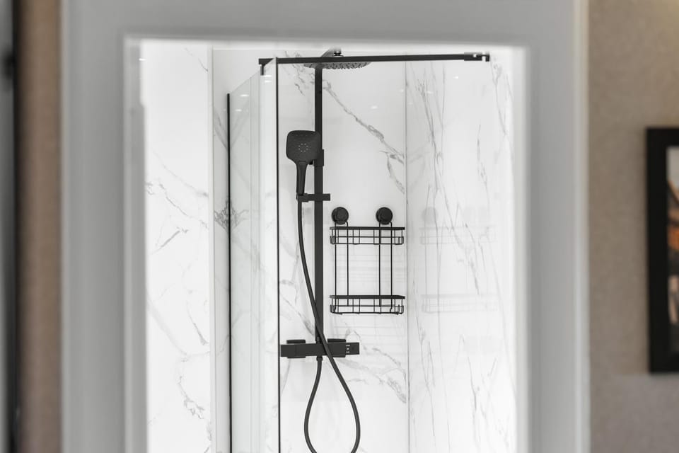 Shower, Bathroom, towels