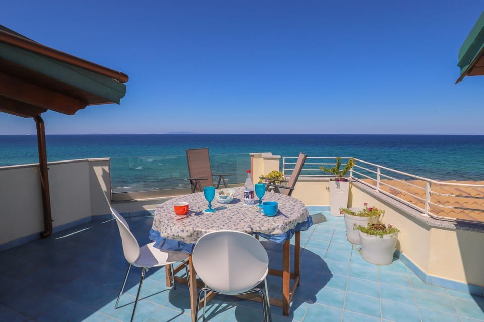 Balcony/Terrace, Sea view, Breakfast