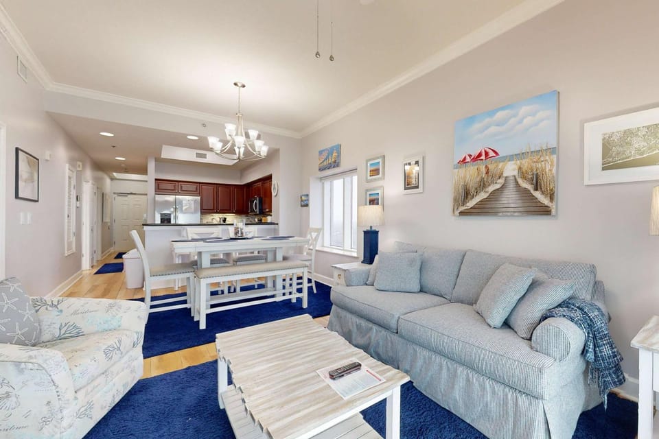 Waterfront home with a private deck gas grill WiFi & central AC House in Gulf Shores