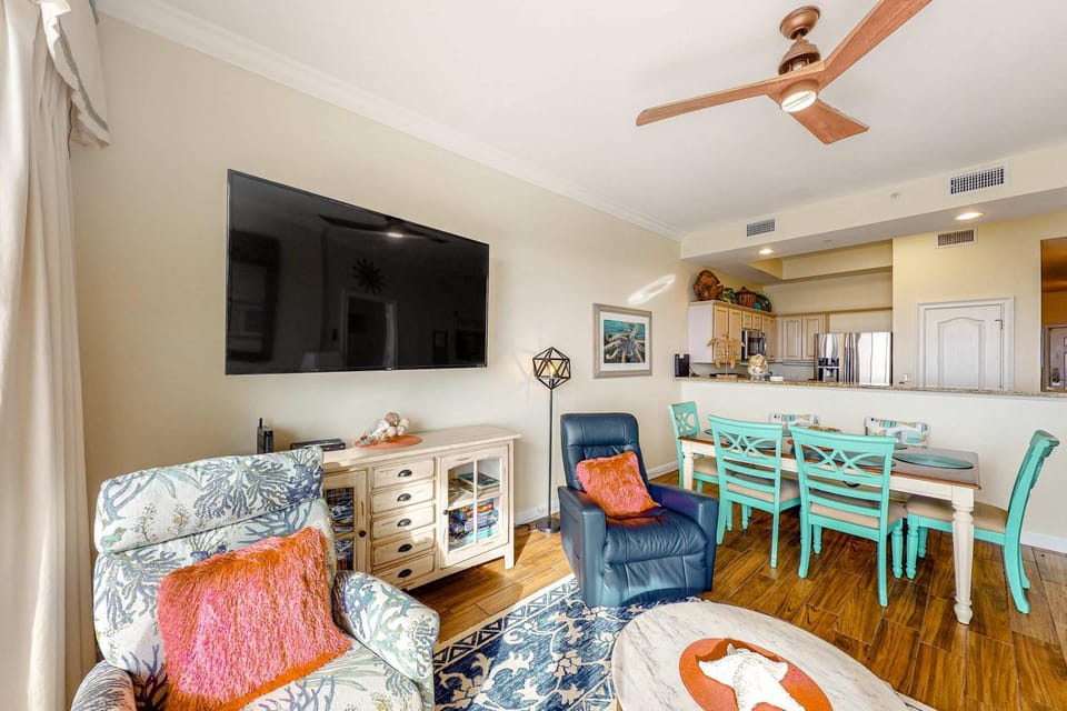 Ocean-view villa with heated pool hot tub & rooftop terrace - walk to beach House in Alabama