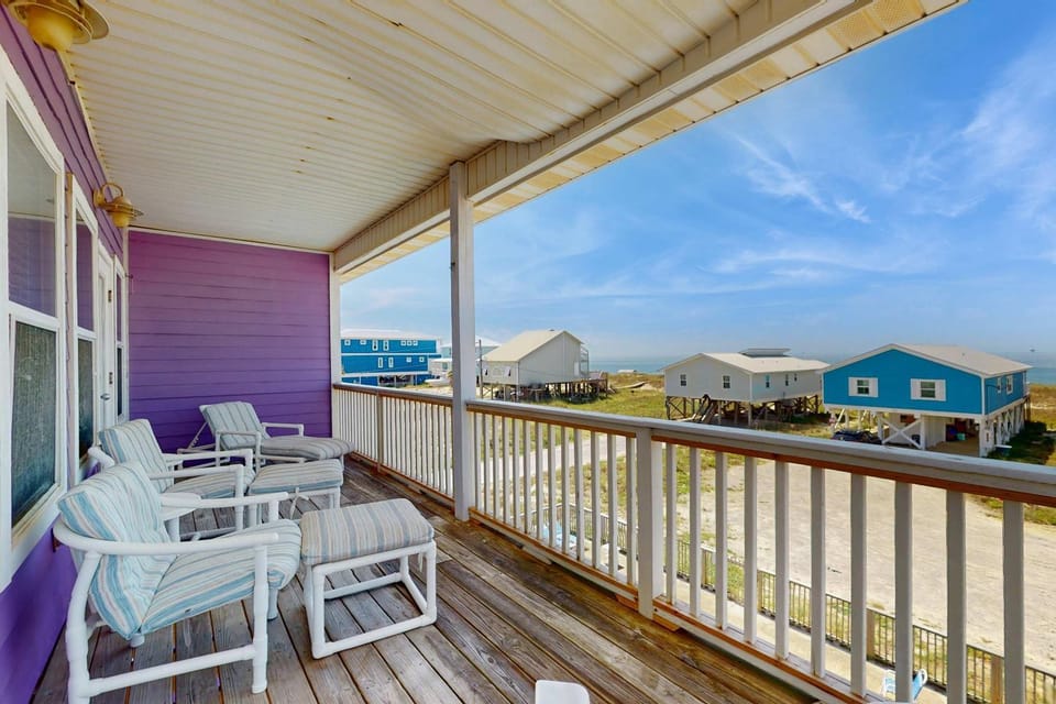 Corner Gulf beachfront condo with pool hot tub sauna & private balcony House in Alabama