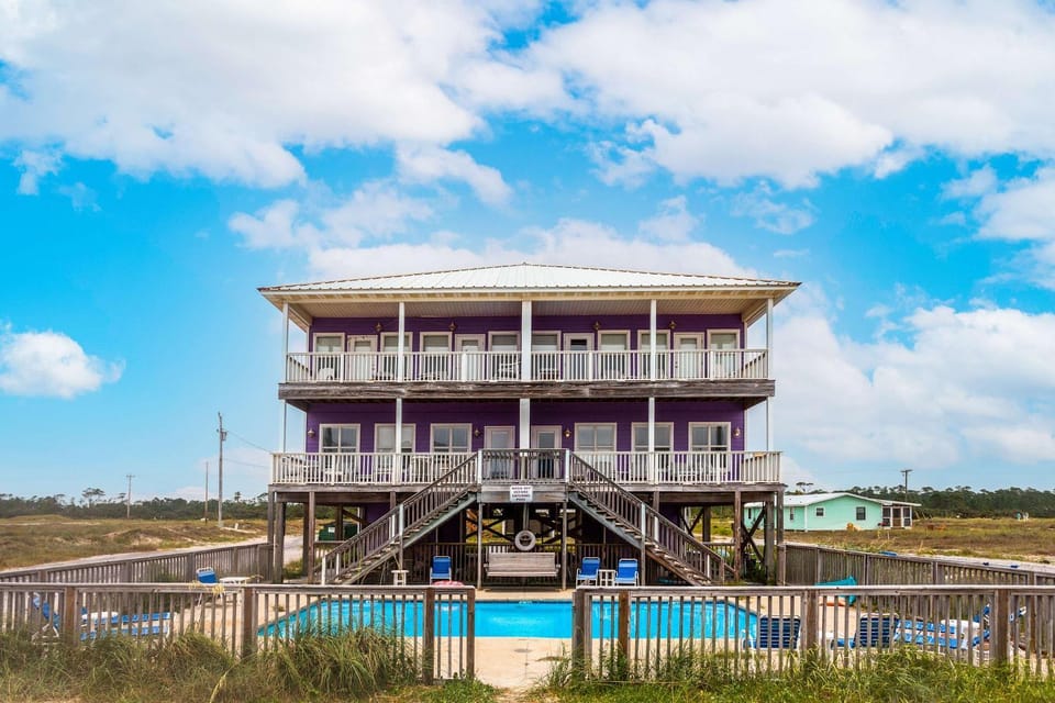 Corner Gulf beachfront condo with pool hot tub sauna & private balcony House in Alabama