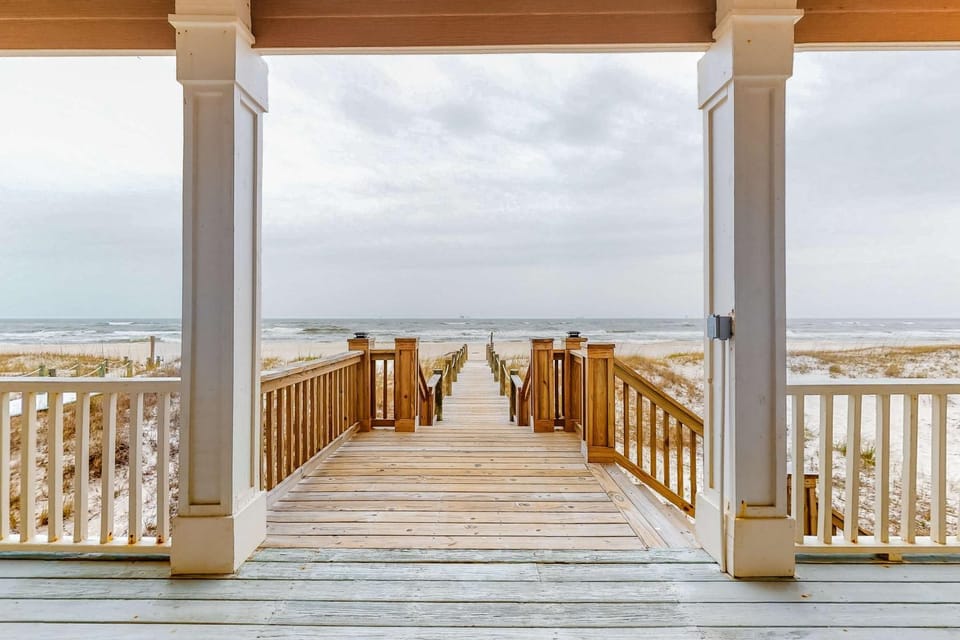 Unforgettable Beachfront Condo wBalcony Gulf Views AC Shared Pool Hot Tub House in Alabama