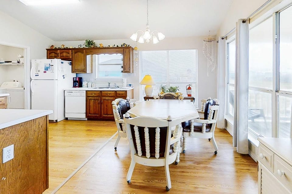 Dog-friendly home near the beach with grill central AC & balcony House in Alabama