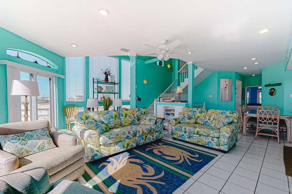 Gulf-Front Retreat with Private Balcony Views Shared Outdoor Pool Outdoor Shower House in Alabama