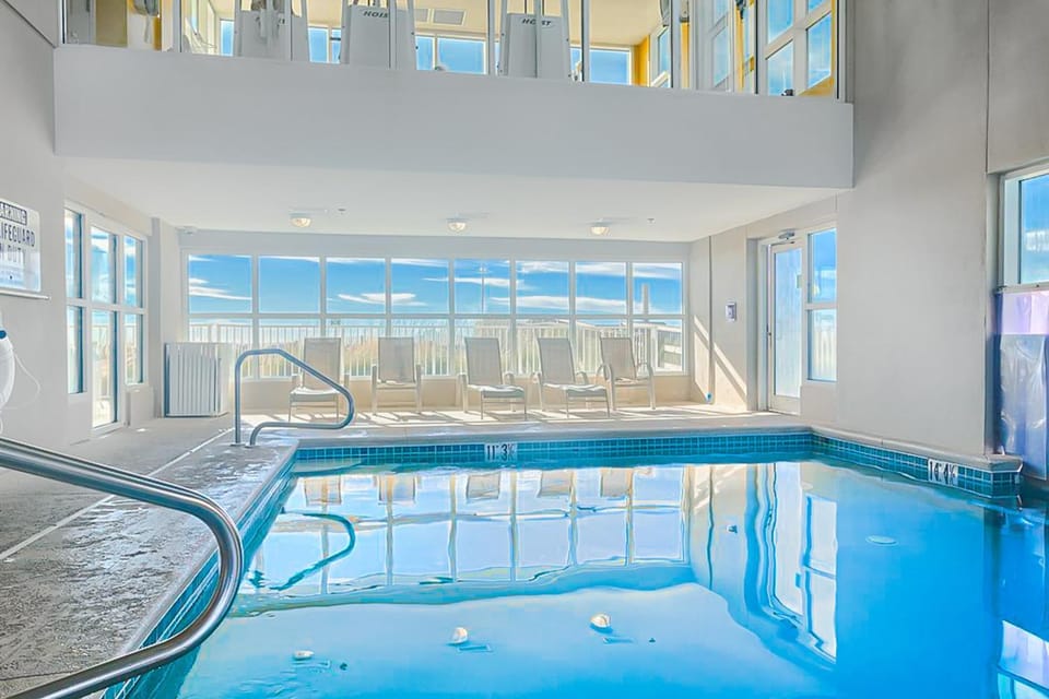 Beachfront Condo wLarge Balcony Shared Hot Tub Pool Sauna Free WiFi AC House in West Beach