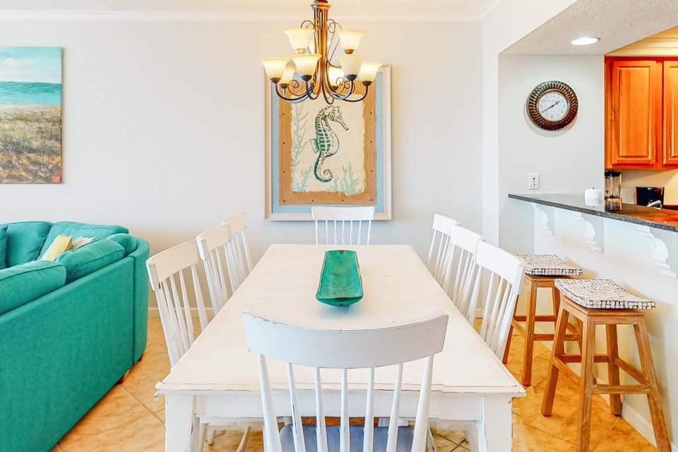 Charming Ocean View Condo with Private Balcony AC Shared Outdoor Pool Free WiFi House in Gulf Shores