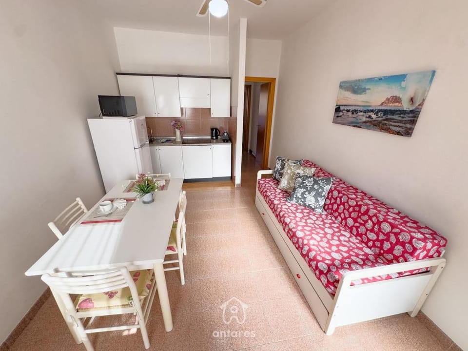 Kitchen or kitchenette, Living room, Photo of the whole room, Dining area
