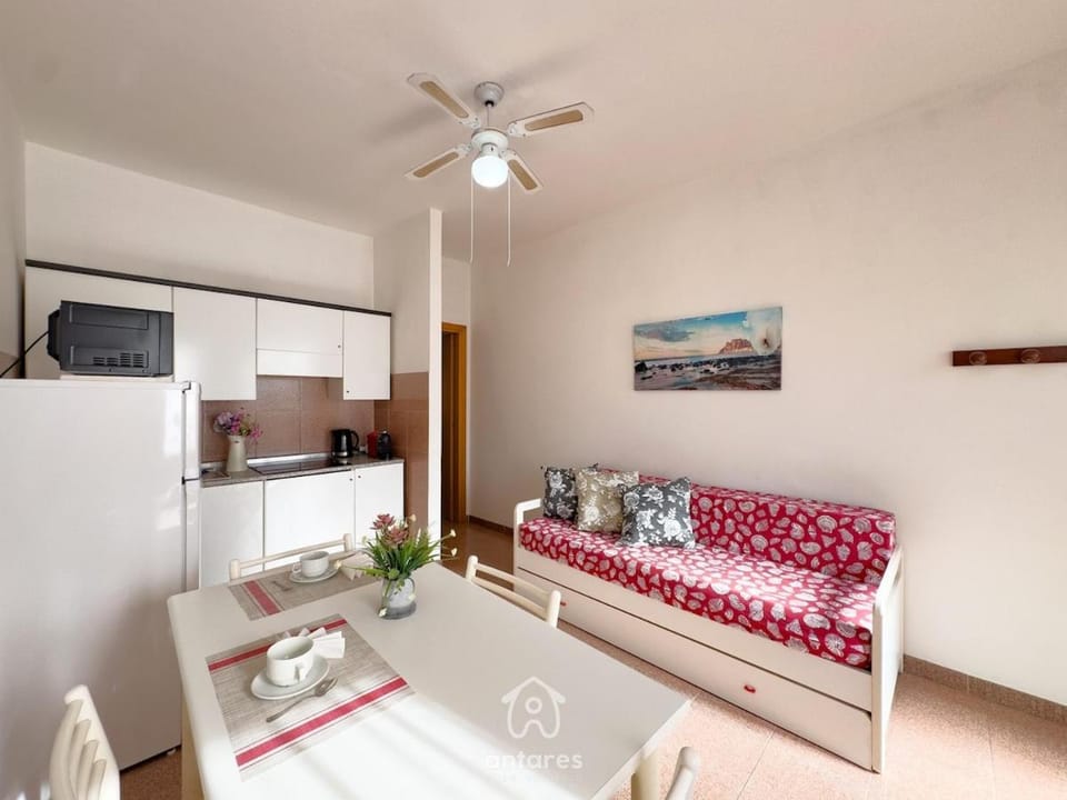 Kitchen or kitchenette, Living room, Photo of the whole room, Dining area