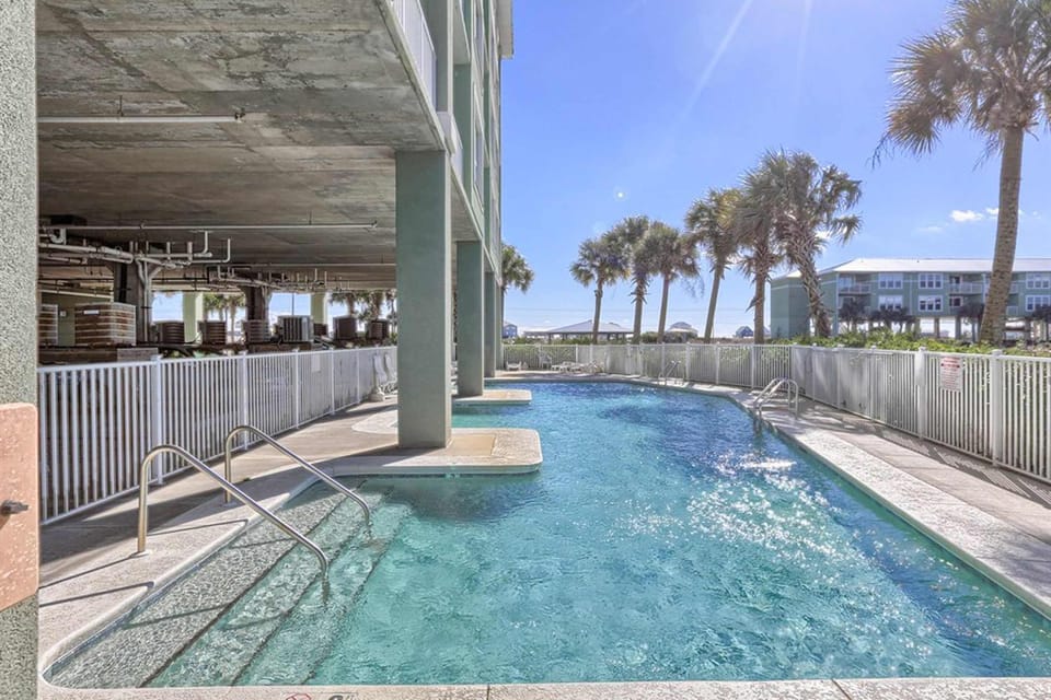 Waterfront condo w balcony boat slip shared hot tubs pools House in Alabama