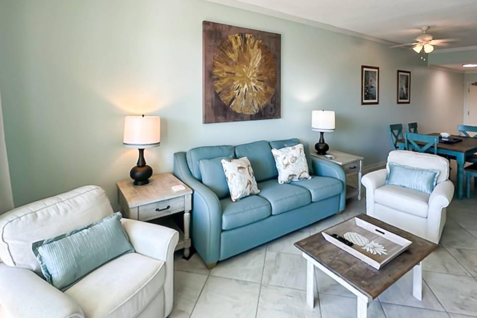 Waterfront condo w balcony boat slip shared hot tubs pools House in Alabama