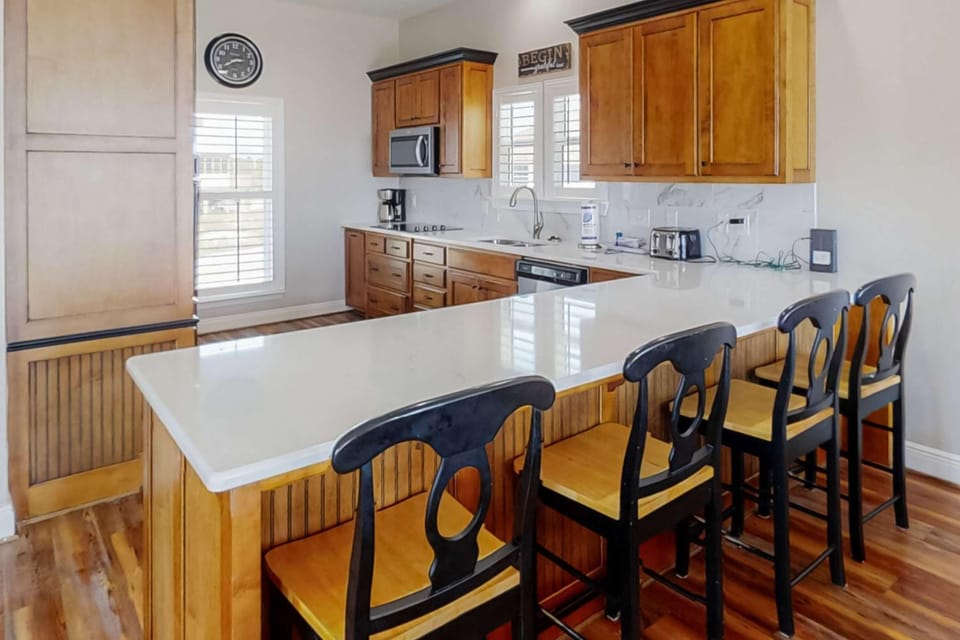 Steps from the Beach Gulf-Front Home w Balconies Gulf Views AC & WiFi House in Alabama