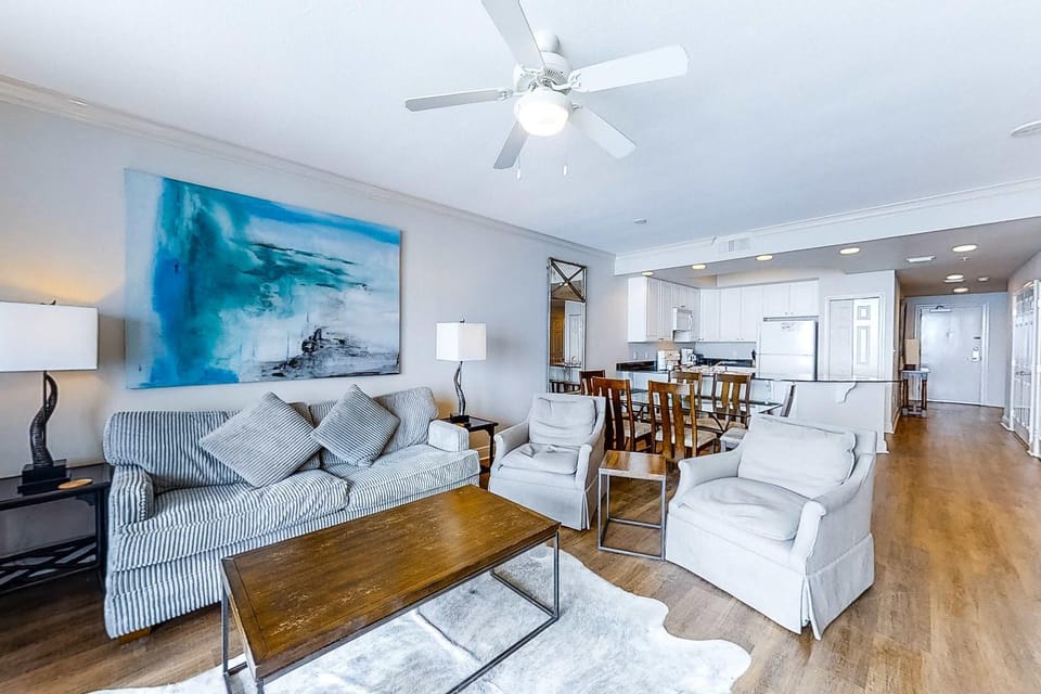 Gulf-front condo with pool sauna washer dryer central AC & gym House in Gulf Shores