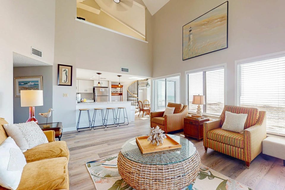 Direct gulf front condo with pools hot tubs & central AC House in Alabama