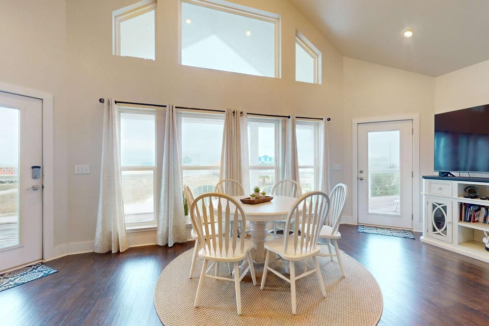 Newly-Built Coastal Oasis with Ocean Views Deck Central AC & WiFi - Dogs OK House in Alabama