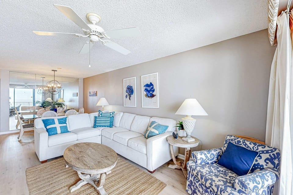 Gulf front condo w unobstructed beach views - shared pools hot tub & tennis House in Orange Beach