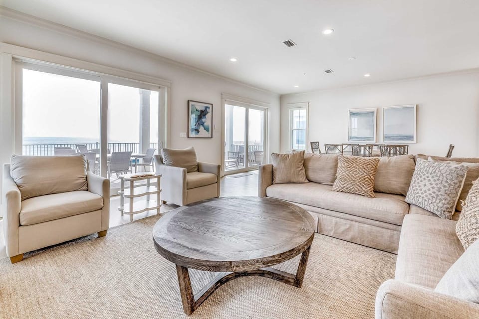 Elegant beachfront home w private plunge pool - steps from the sand House in Orange Beach