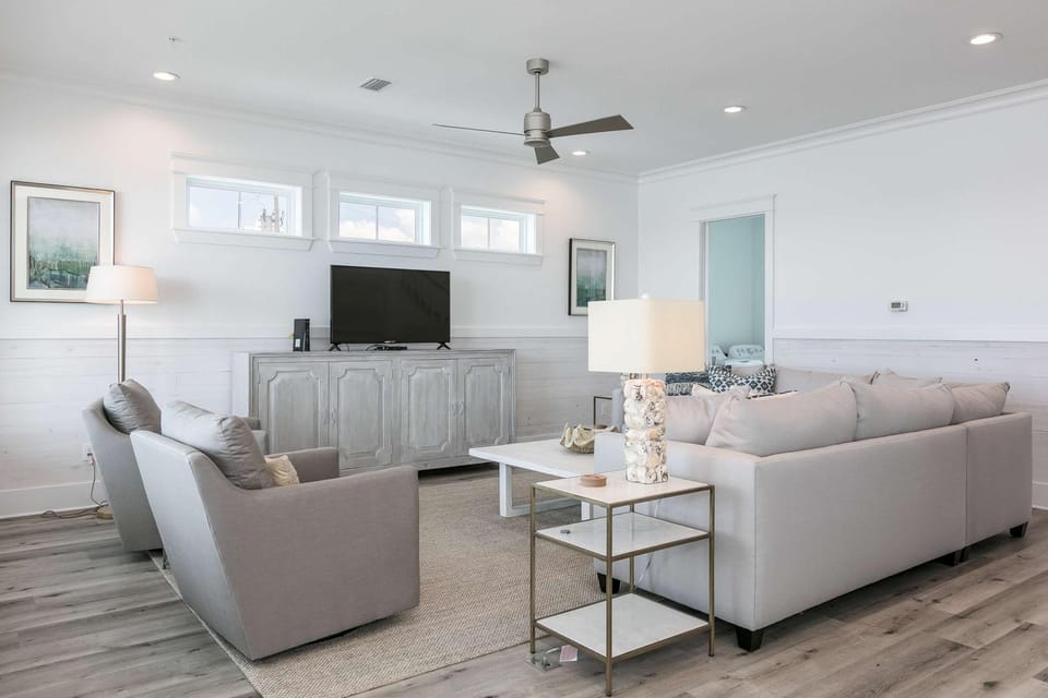 Luxury Gulf-front home w private splash pool & direct beach access House in Orange Beach