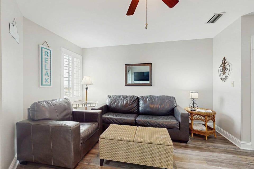 Gulf Coast condo with a pool gym boat launch & nearby beach access House in Orange Beach