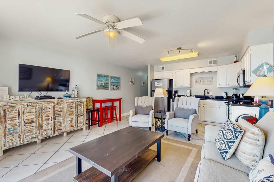 Ideal beachside getaway on ground floor with 3 pools - walk 600' to sand House in Orange Beach