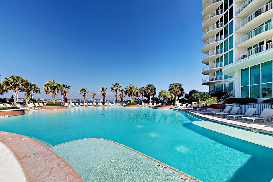 Gulf Getaway at Caribe with Stunning Views Heated Pools Spa Sauna Tennis House in Orange Beach