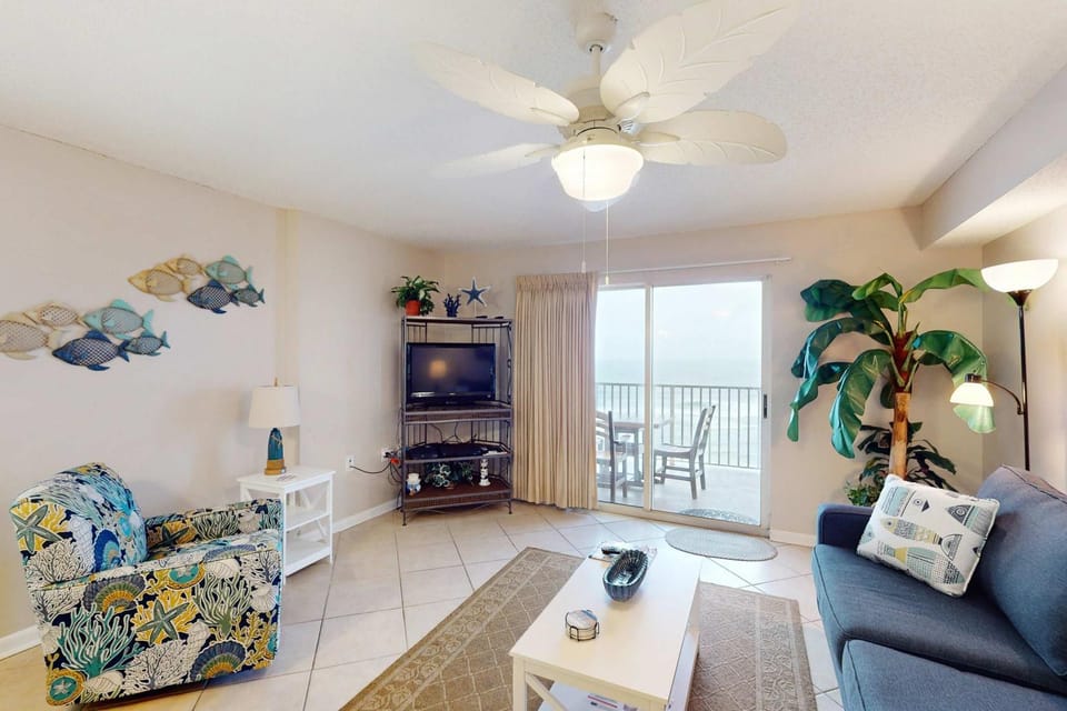 Gulf & Beachfront Condo wBalcony Central AC Shared Hot Tub Pools Free WiFi House in Orange Beach