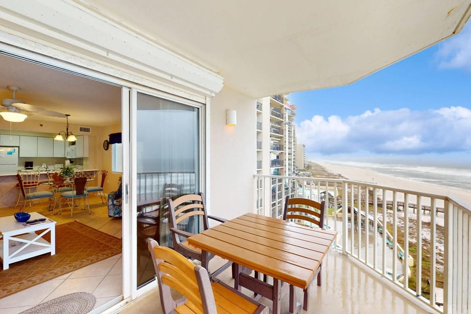 Gulf & Beachfront Condo wBalcony Central AC Shared Hot Tub Pools Free WiFi House in Orange Beach