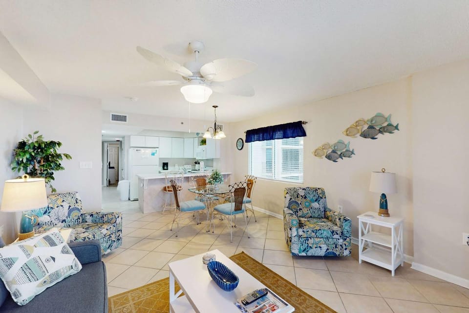 Gulf & Beachfront Condo wBalcony Central AC Shared Hot Tub Pools Free WiFi House in Orange Beach