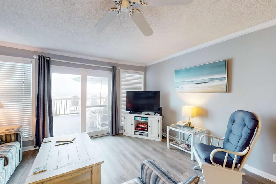 Beachfront Gem - 3 bedroom townhome with waterfront deck House in Orange Beach