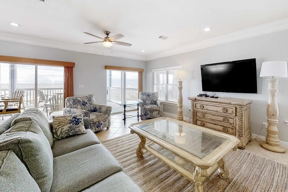 Spacious beachfront home with large balconies & pool access House in Orange Beach