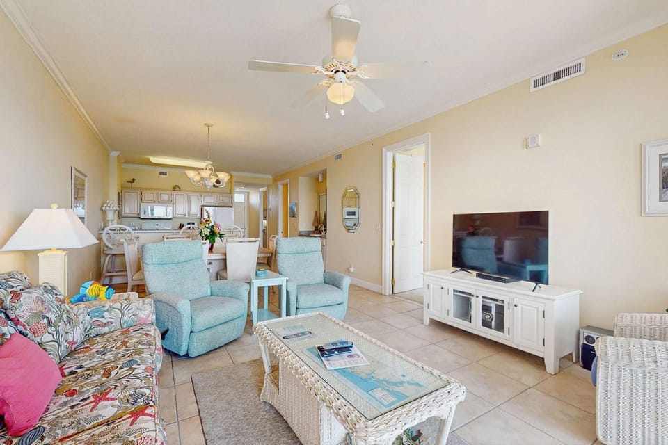 5th-floor beachfront condo with balcony wet bar pool hot tub sauna & gym House in Orange Beach