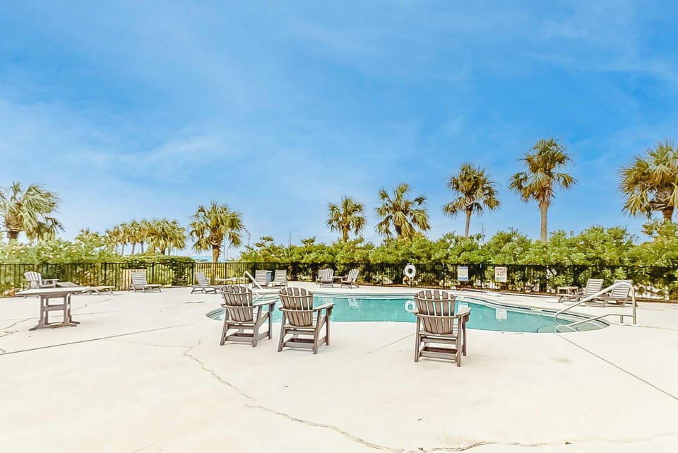 Large beachfront home with pool deck & AC - wedding-friendly House in Orange Beach