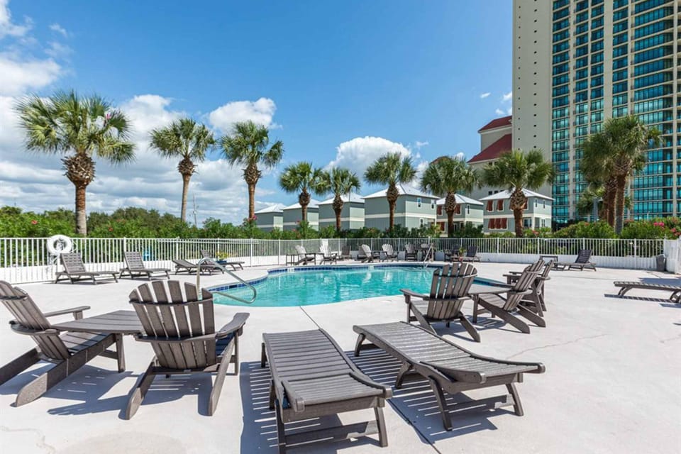 Gulf-front home on the beach with 3-tier deck Gulf views & pool access House in Orange Beach