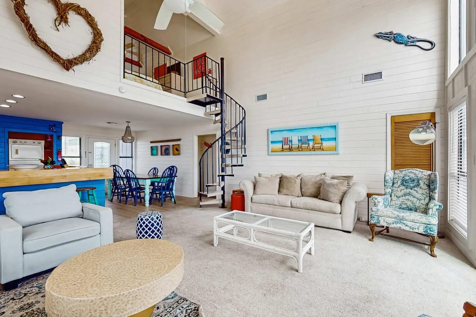 Centrally-located Gulf front paradise wfurnished sun deck & gorgeous water view House in West Beach