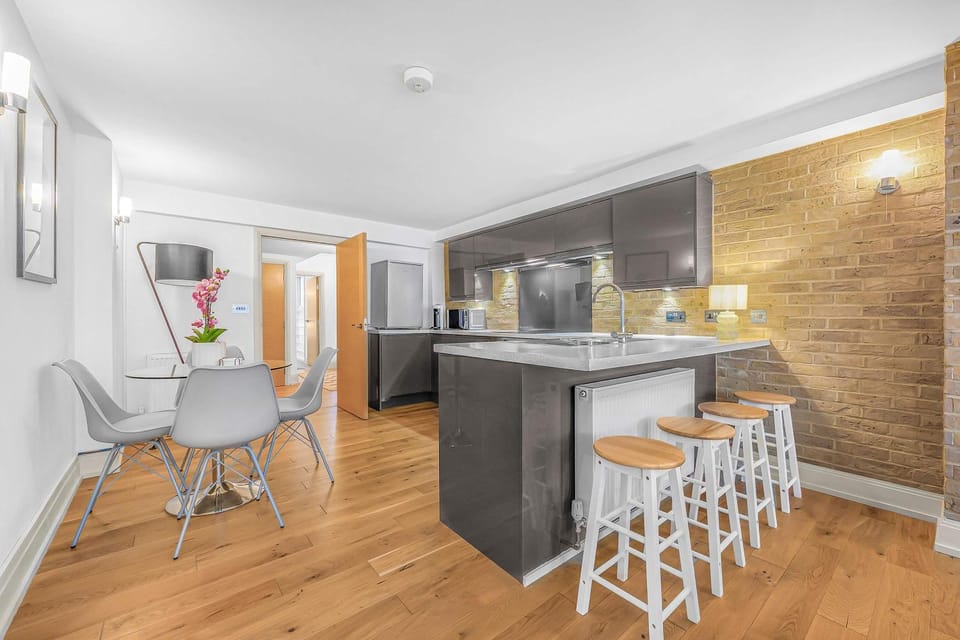 Stylish 1-Bed Soho Apartment - Sleeps 4 - West End Apartment in City of Westminster