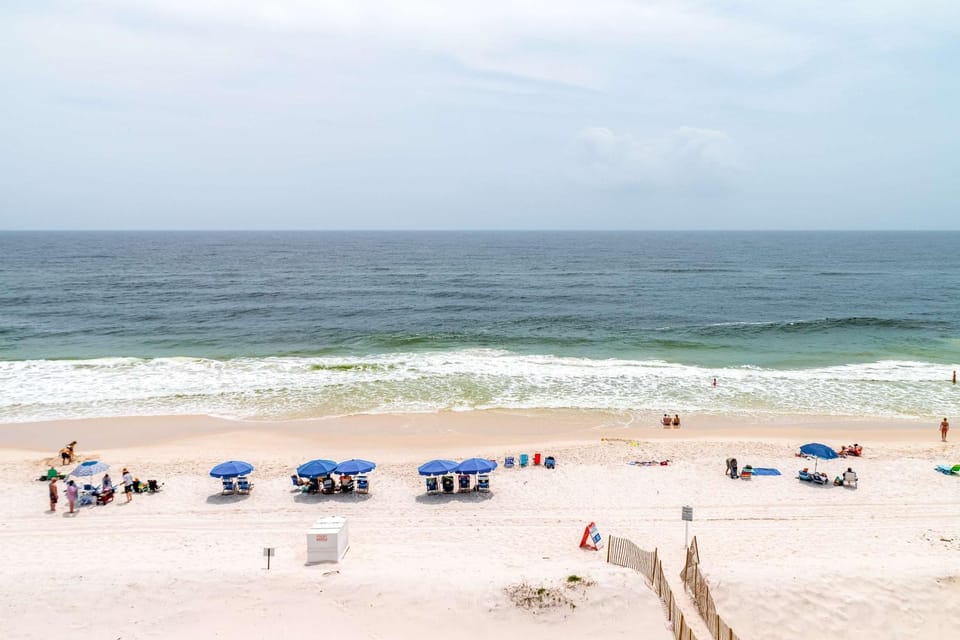Sunny Beachfront Condo w Free WiFi Furnished Balcony Shared Pool House in West Beach