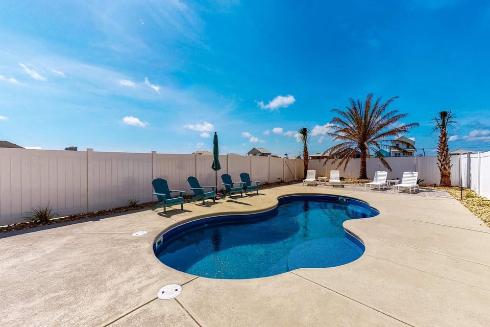 Gorgeous Oceanside Home with WiFi Private Pool Central AC W&D - Steps From Beach House in West Beach