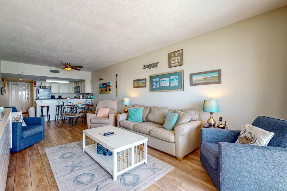 Tropical Winds beachfront beauty with pool balcony grills - close to beach House in West Beach