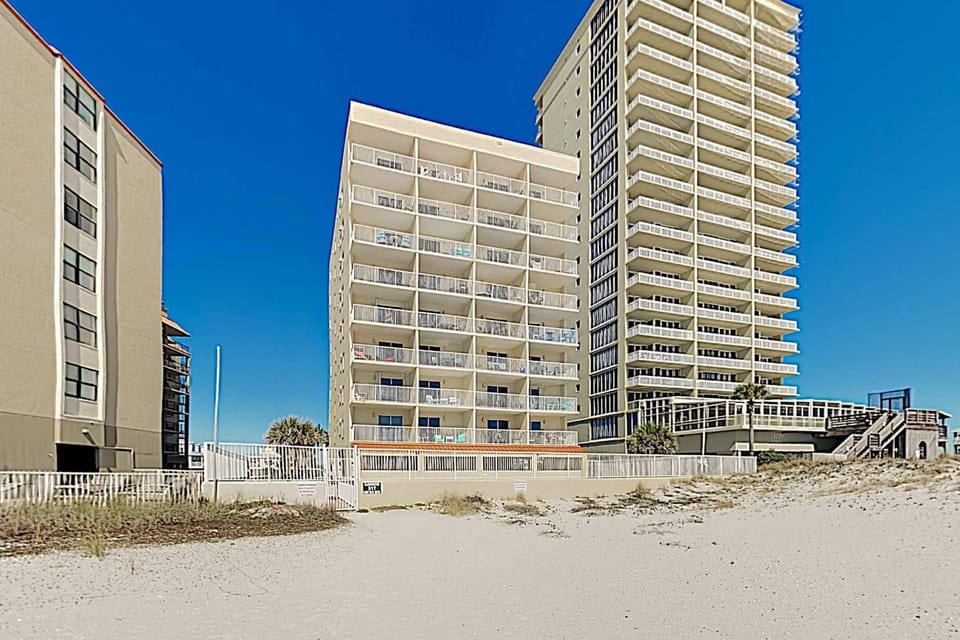 Clearwater condo with bunk room pool & balcony - walk to waves House in Gulf Shores