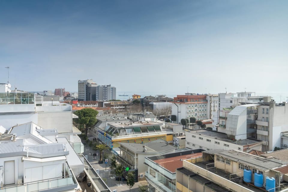 Day, Neighbourhood, City view, Street view, Location