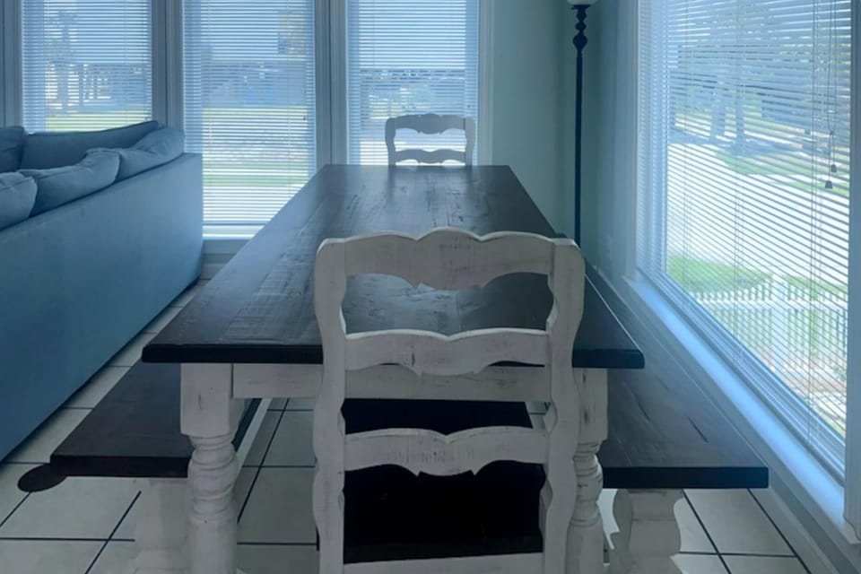 Coastal duplex w multi-levels shared pool and close to beach House in West Beach